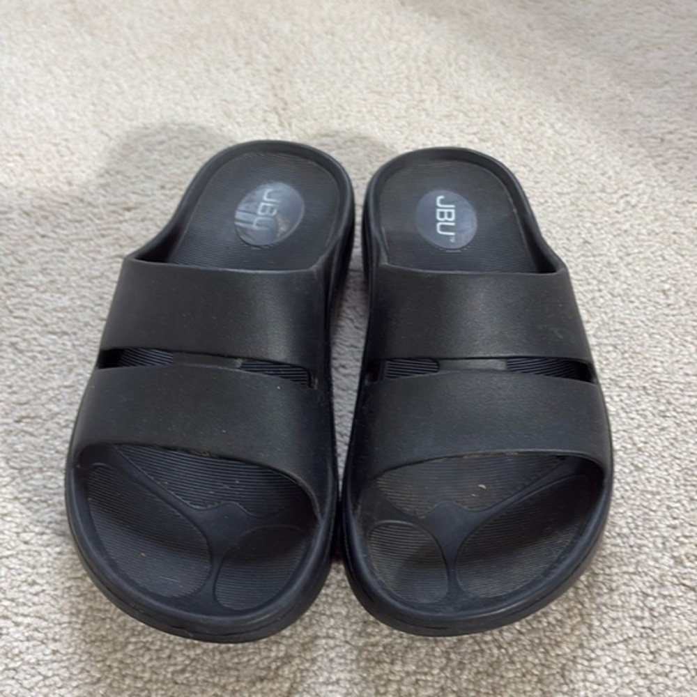 👔 JBU black rubber slides